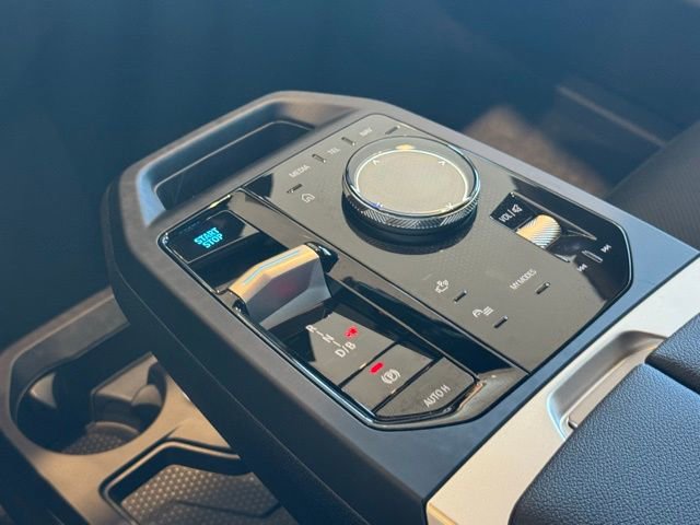 New 2026 BMW iX xDrive45 image 32