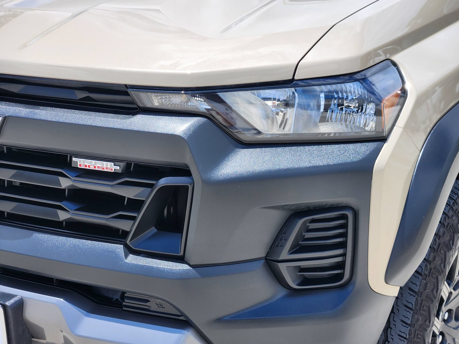 Certified 2024 Chevrolet Colorado Trail Boss w/ Technology Package AWD/4WD image 8