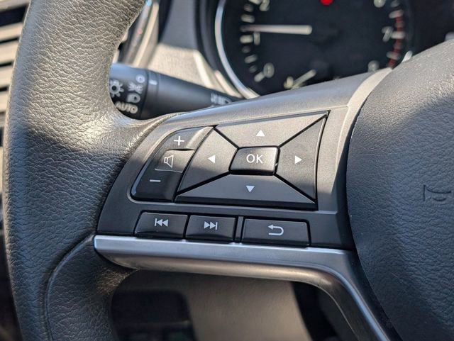 Used 2021 Nissan Rogue Sport S image 23
