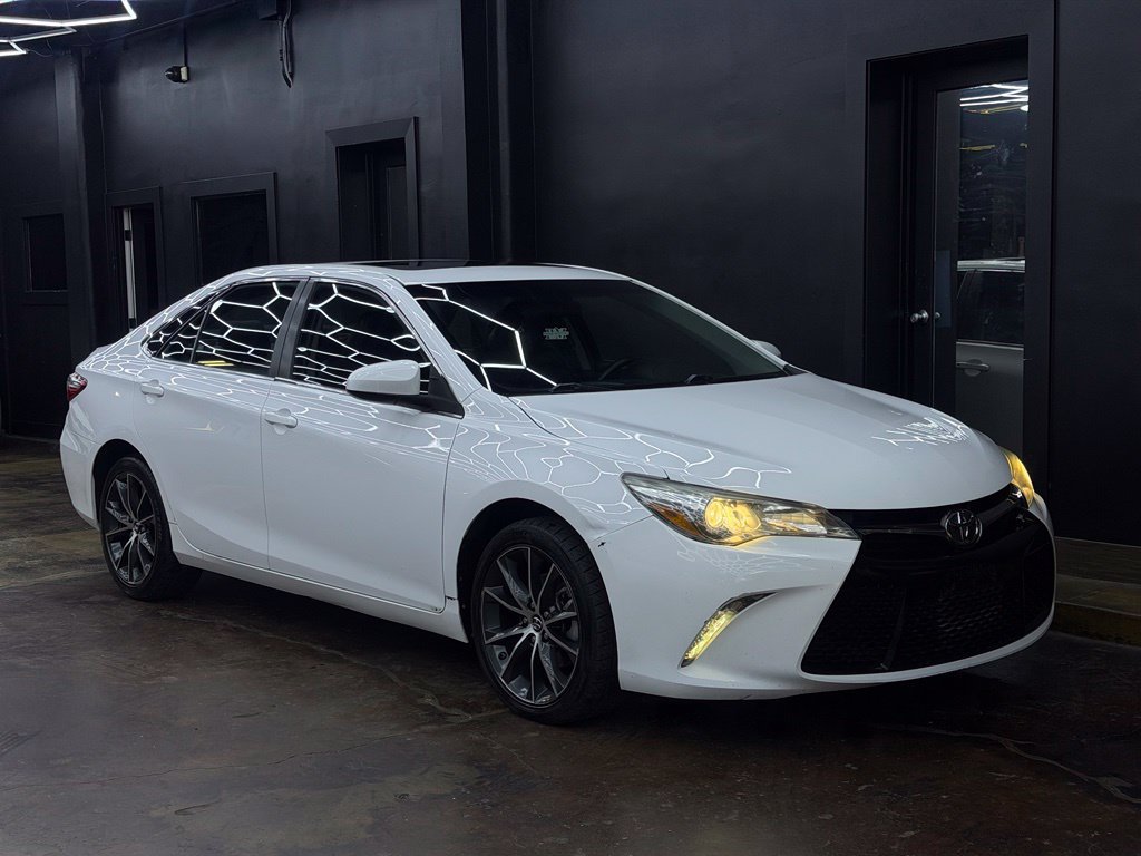 Used 2016 Toyota Camry FWD image 11