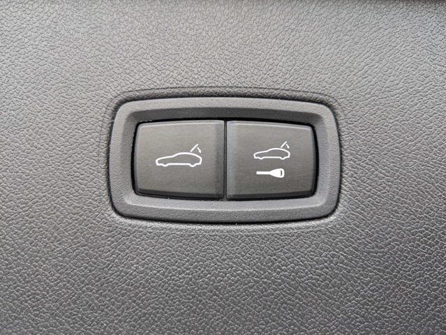 Used 2025 Porsche Cayenne AWD/4WD image 13
