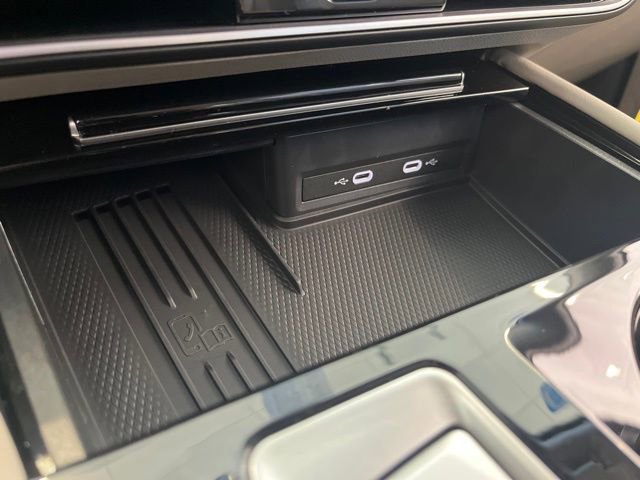 New 2025 Volkswagen Atlas SE image 32