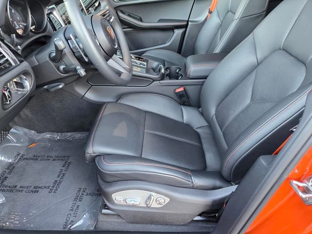 Used 2025 Porsche Macan image 25