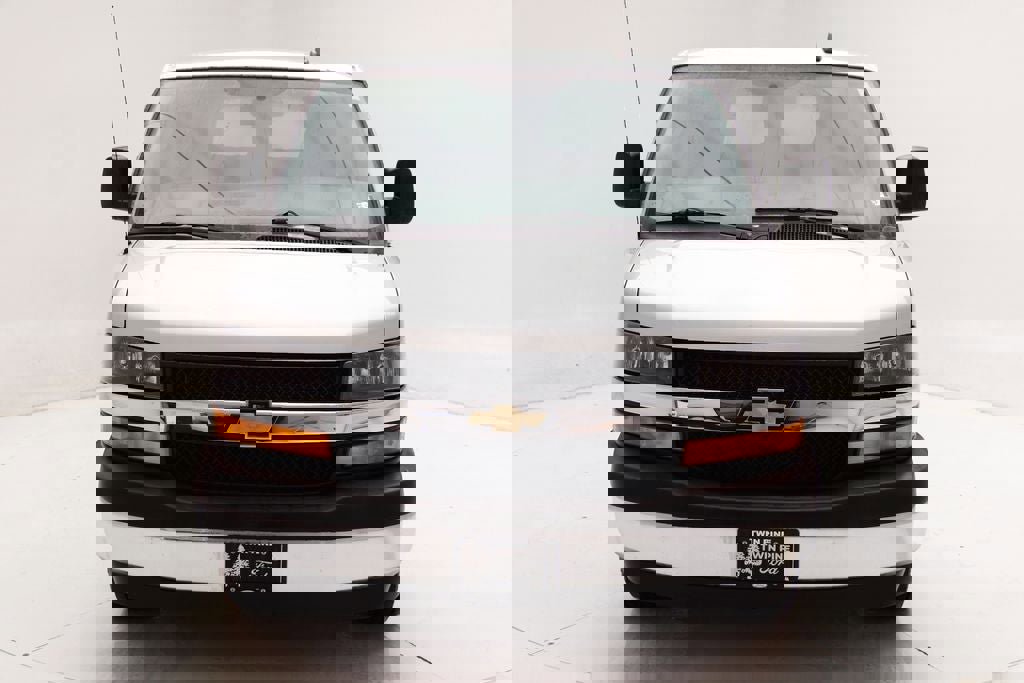 Used 2018 Chevrolet Express 3500 LT w/ LT Preferred Equipment Group image 5