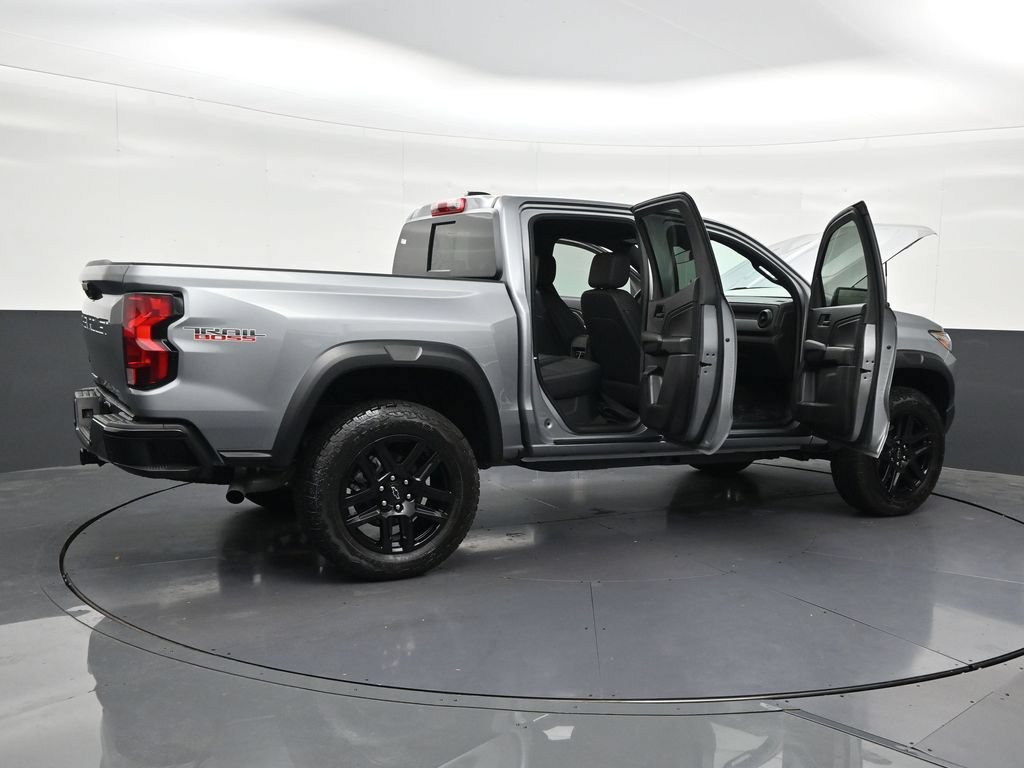 Used 2025 Chevrolet Colorado Trail Boss AWD/4WD image 32