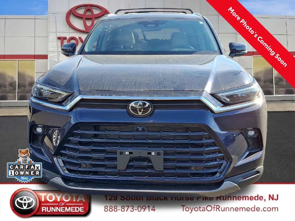 Used 2025 Toyota Grand Highlander AWD image 3