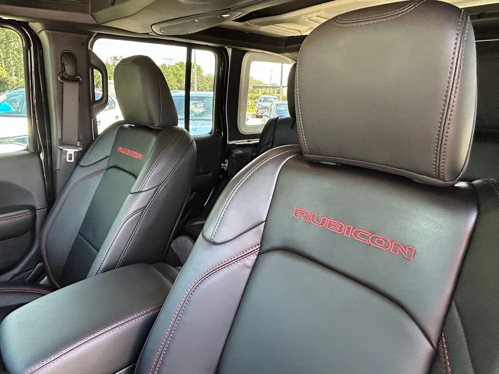 Used 2025 Jeep Wrangler Unlimited Rubicon AWD/4WD image 17