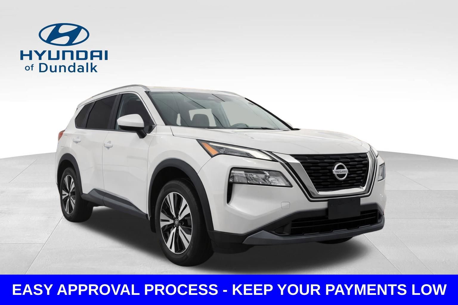 Used 2023 Nissan Rogue SV w/ SV Premium B Package image 3