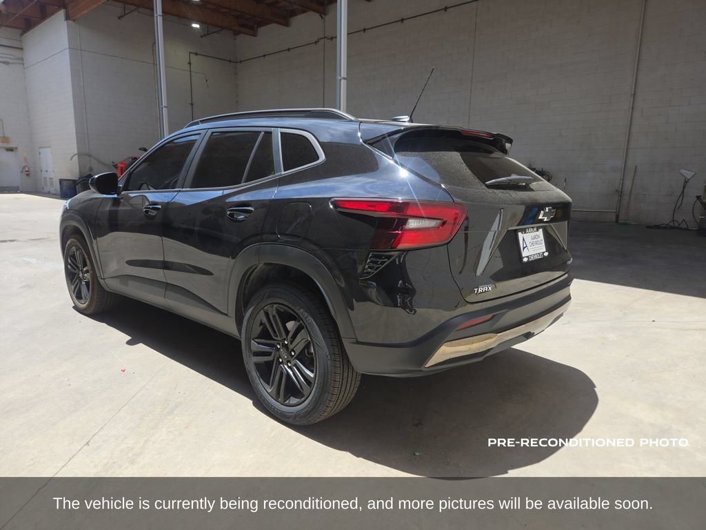 Used 2025 Chevrolet Trax ACTIV FWD image 8