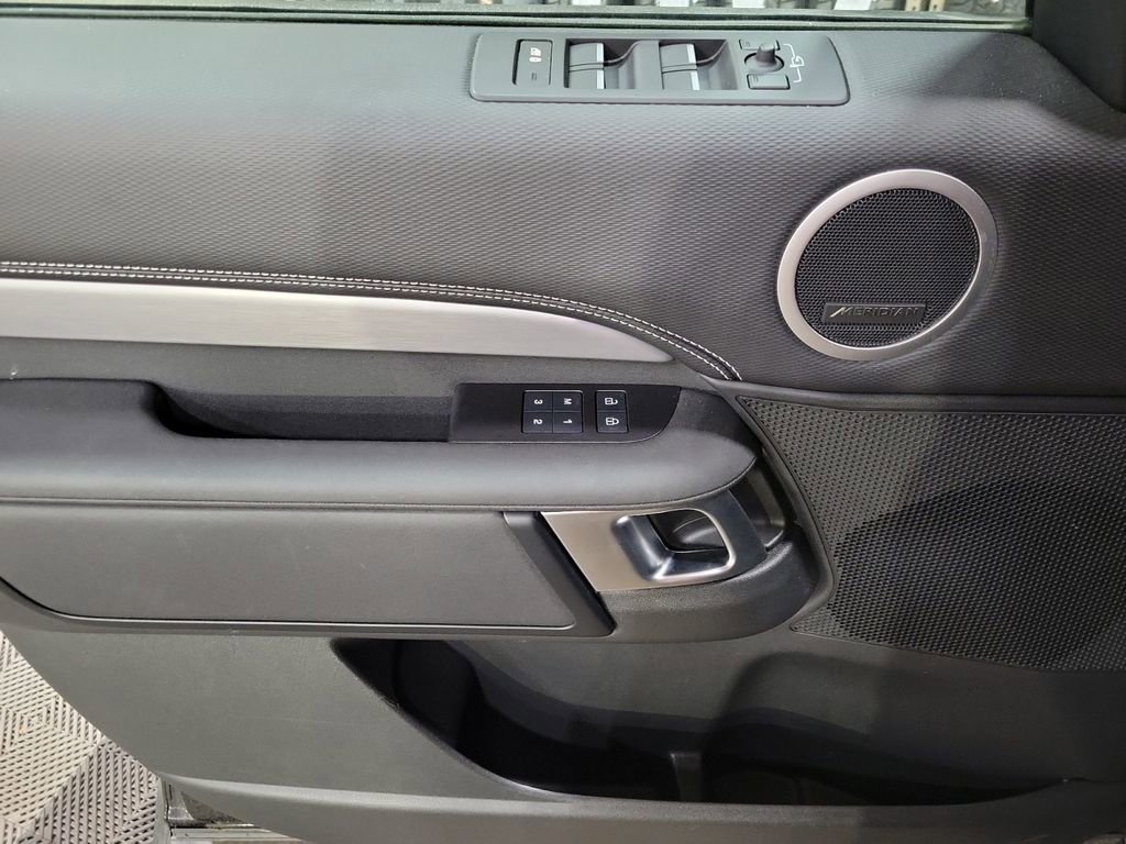 Certified 2024 Land Rover Discovery Dynamic SE image 14