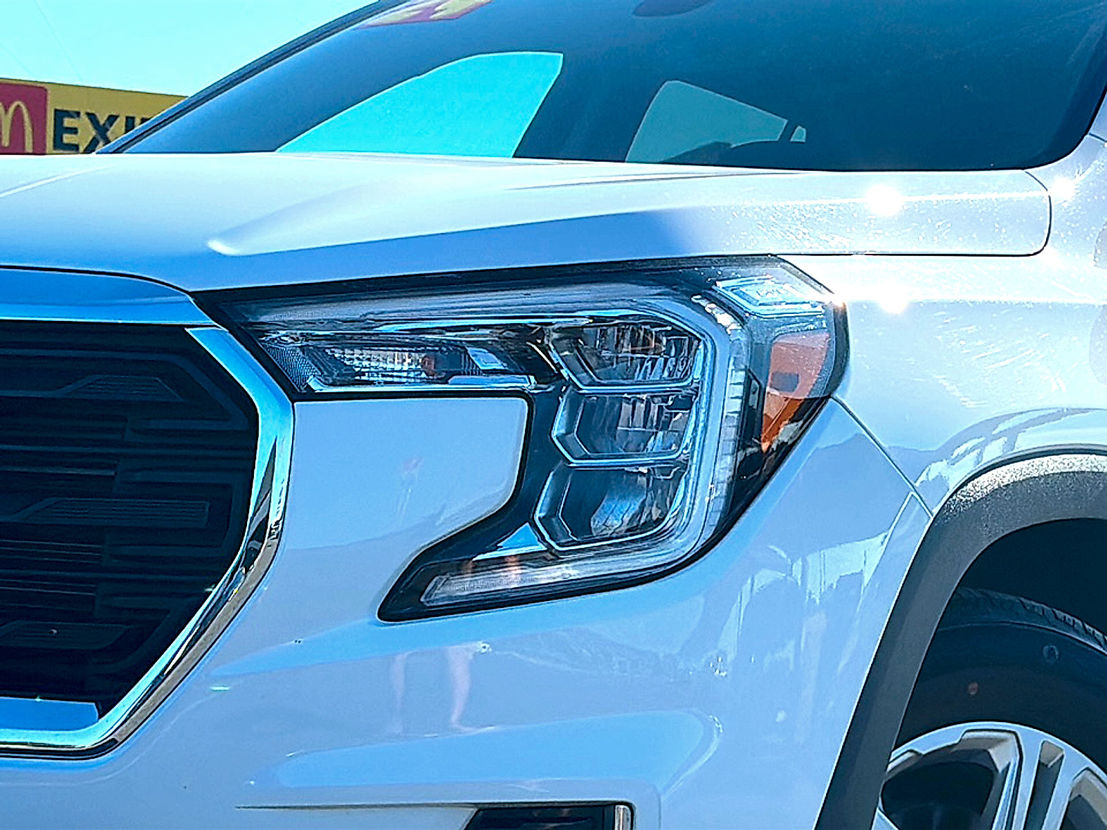 Used 2024 GMC Terrain SLE FWD image 4