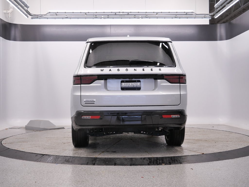 Used 2023 Jeep Wagoneer Series II AWD/4WD image 4
