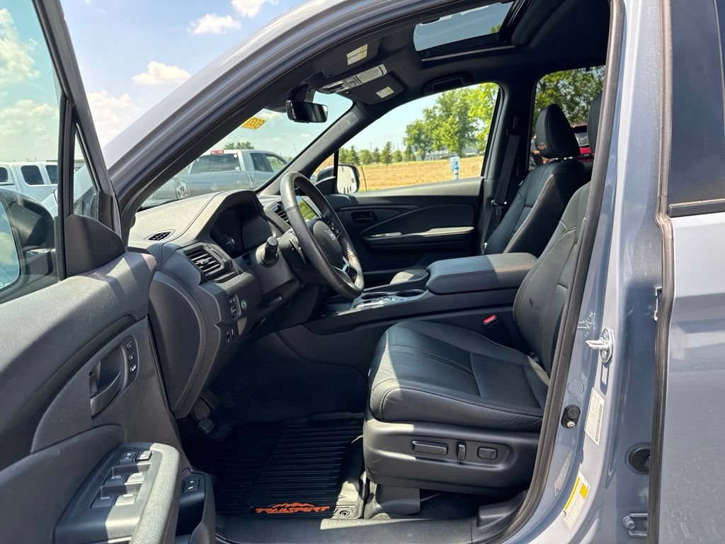 Certified 2025 Honda Passport TrailSport image 33