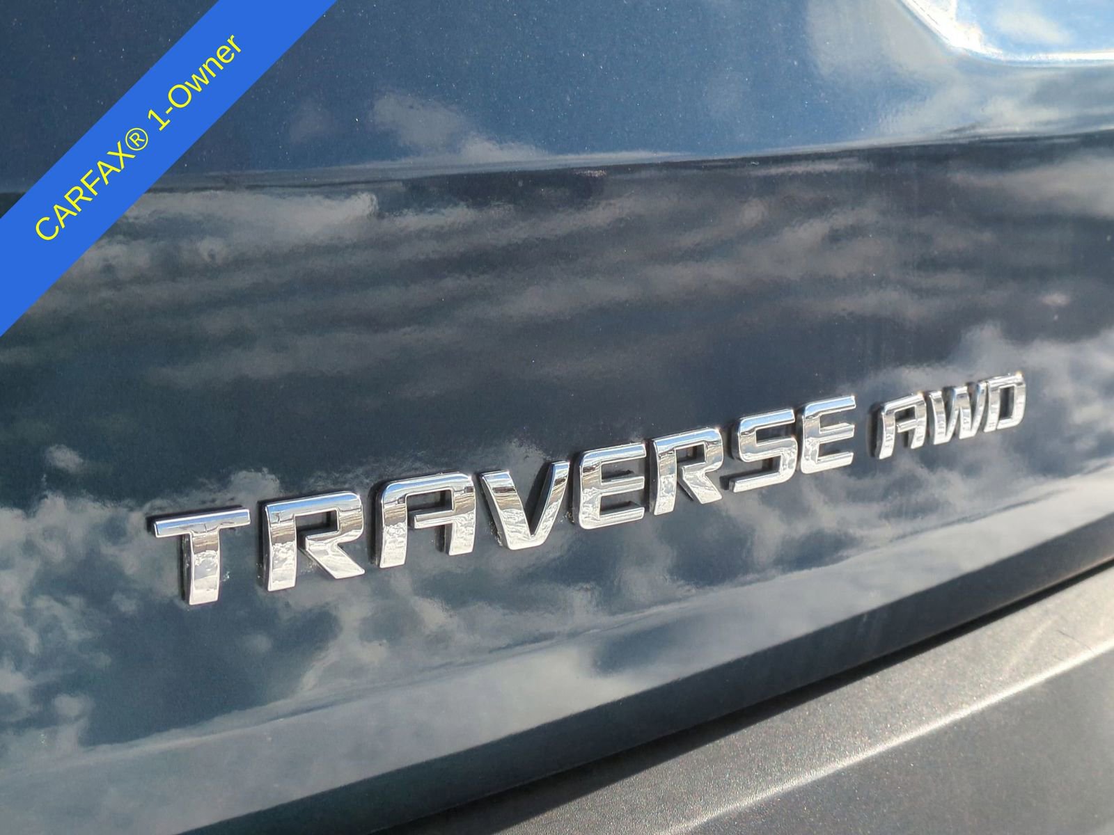 Used 2023 Chevrolet Traverse LT image 14