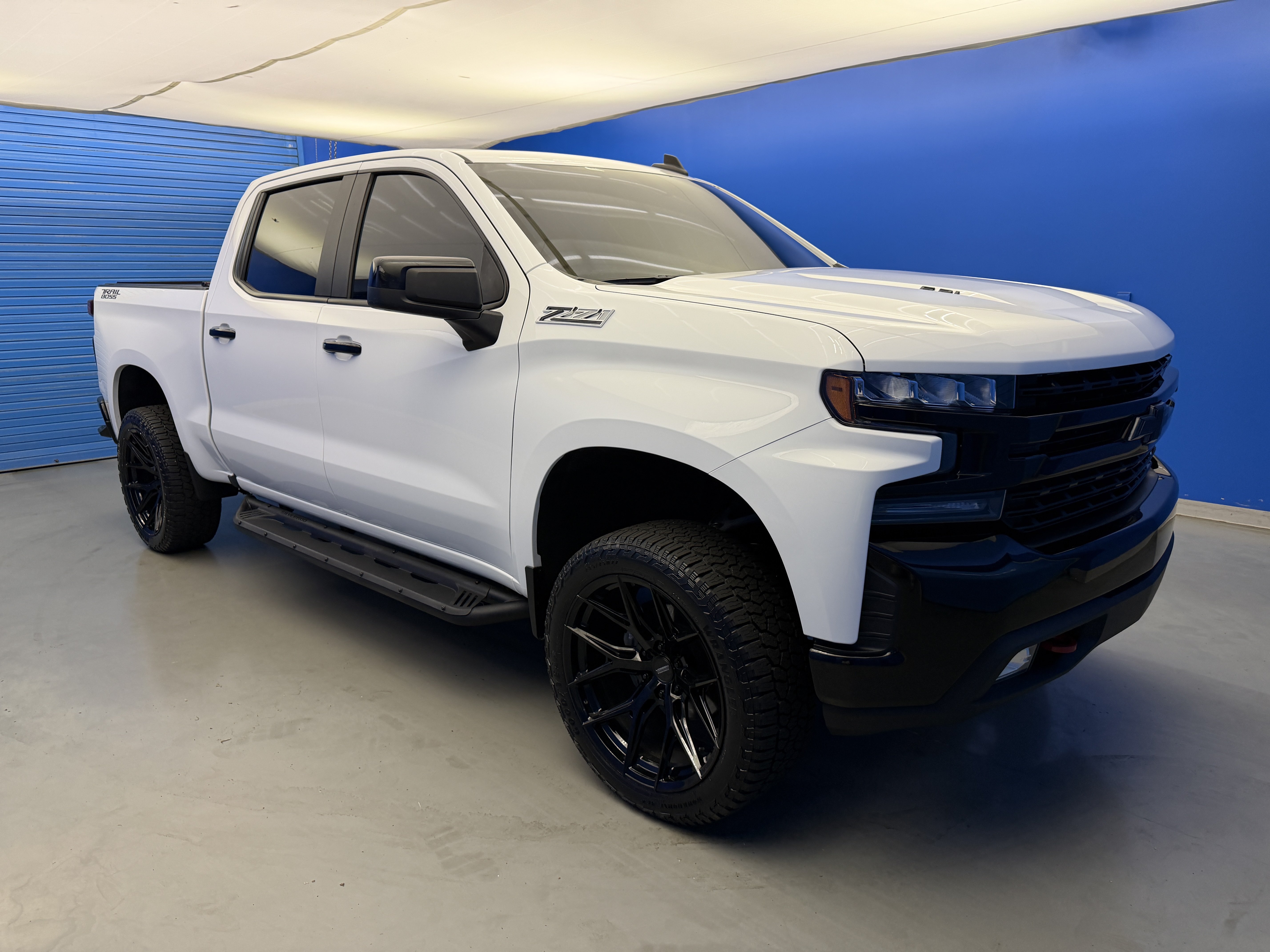 Used 2021 Chevrolet Silverado 1500 LT Trail Boss w/ Convenience Package II AWD/4WD image 2
