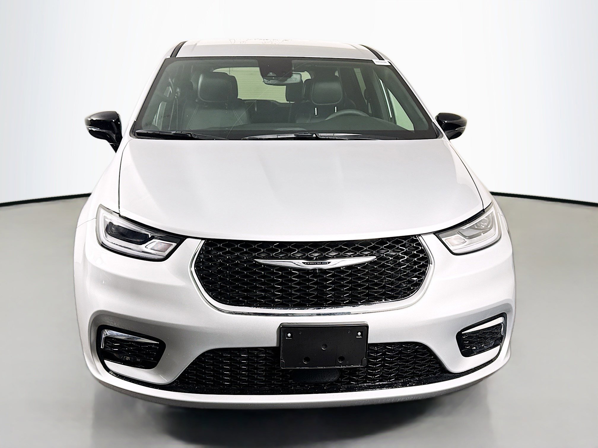 Used 2026 Chrysler Pacifica Select FWD image 2