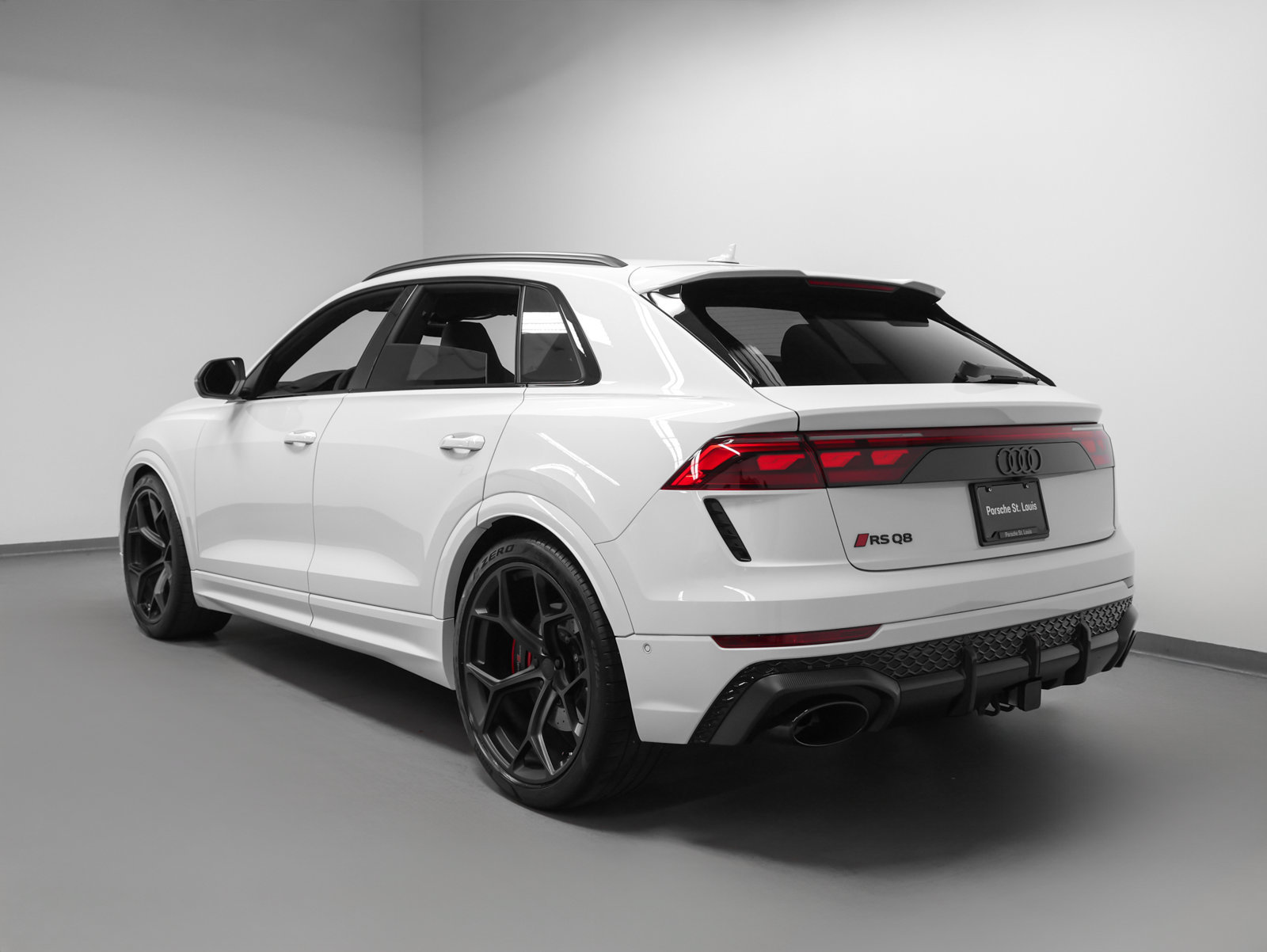 Used 2026 Audi RS Q8 performance AWD/4WD image 3