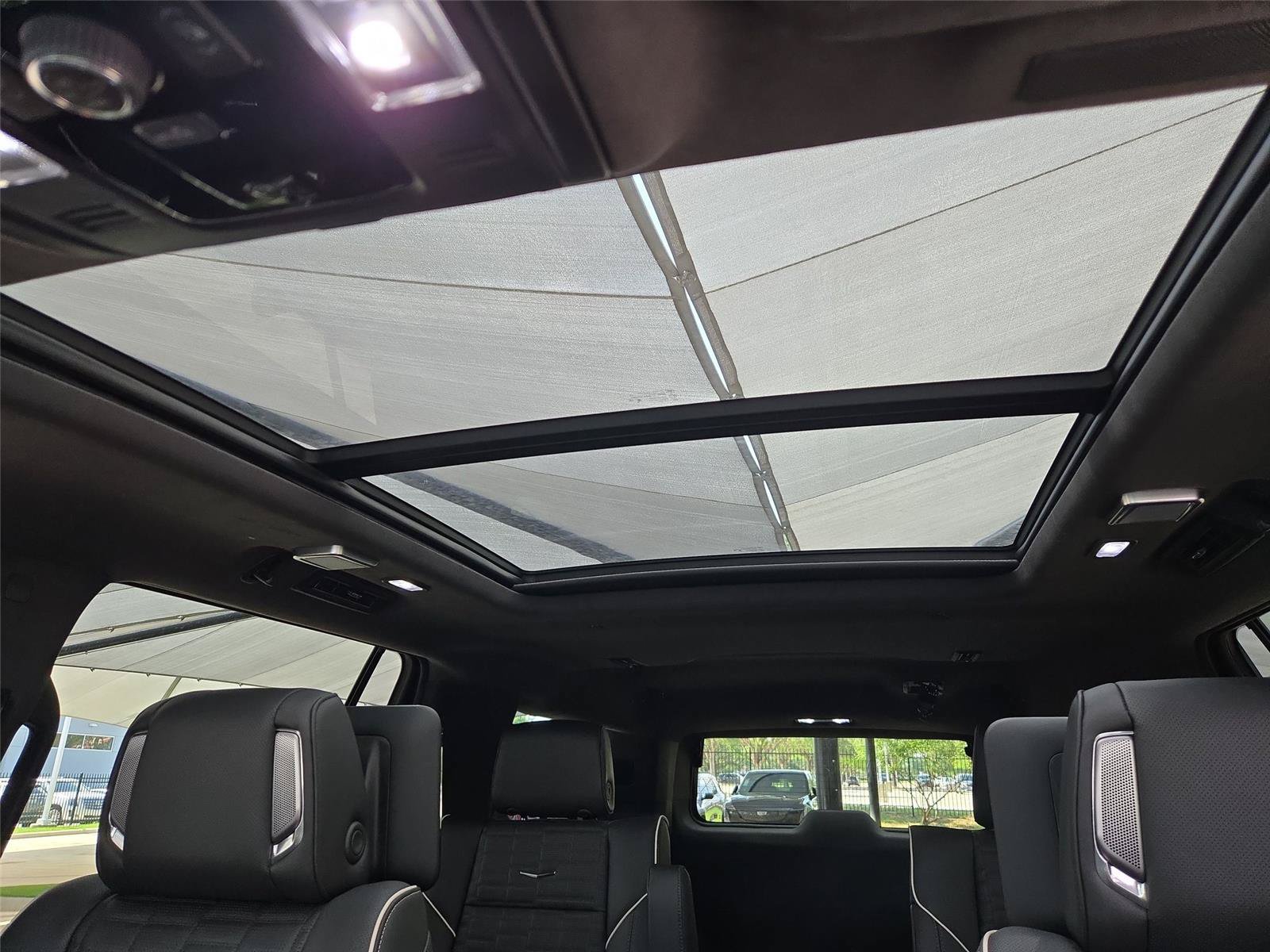 New 2026 Cadillac Escalade ESV Platinum Sport w/ LPO, ONYX Package AWD/4WD image 9
