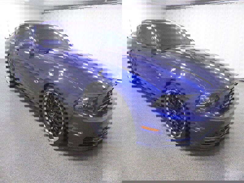 Used 2013 Ford Mustang GT Premium w/ Security Pkg image 2