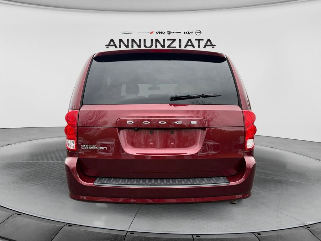 Used 2018 Dodge Grand Caravan SE FWD image 4