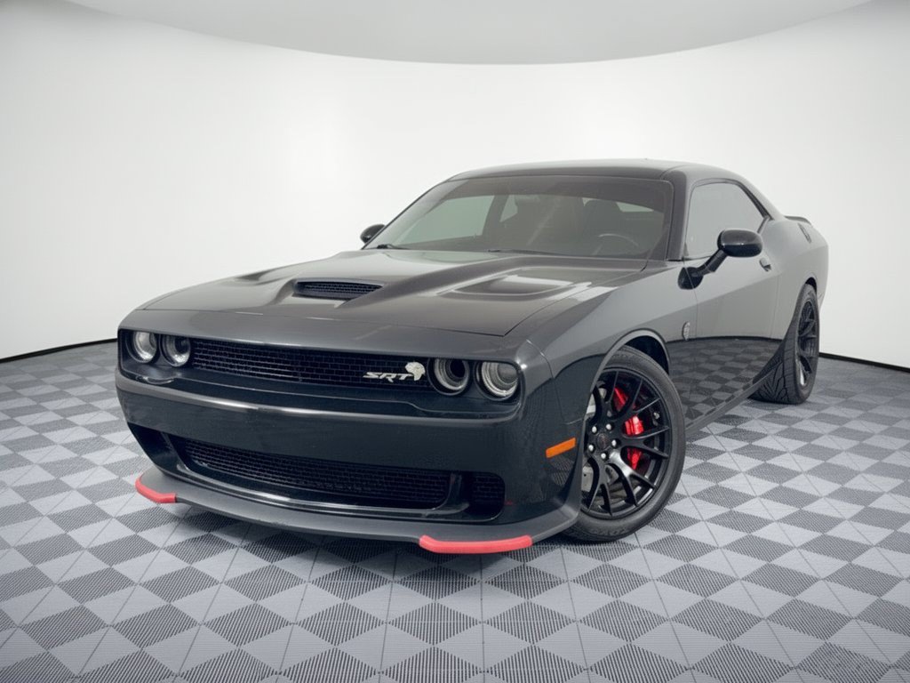 Used 2015 Dodge Challenger SRT Hellcat RWD image 31