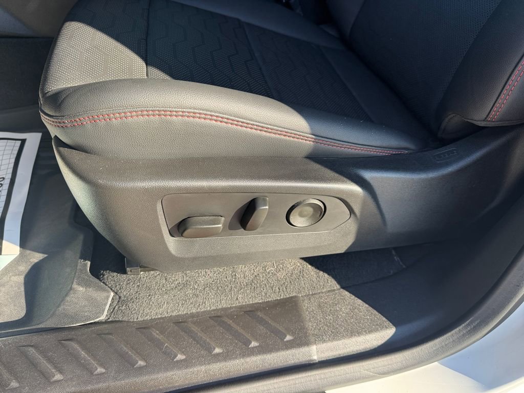 Used 2024 Chevrolet Colorado Z71 w/ Z71 Convenience Package 2 image 28