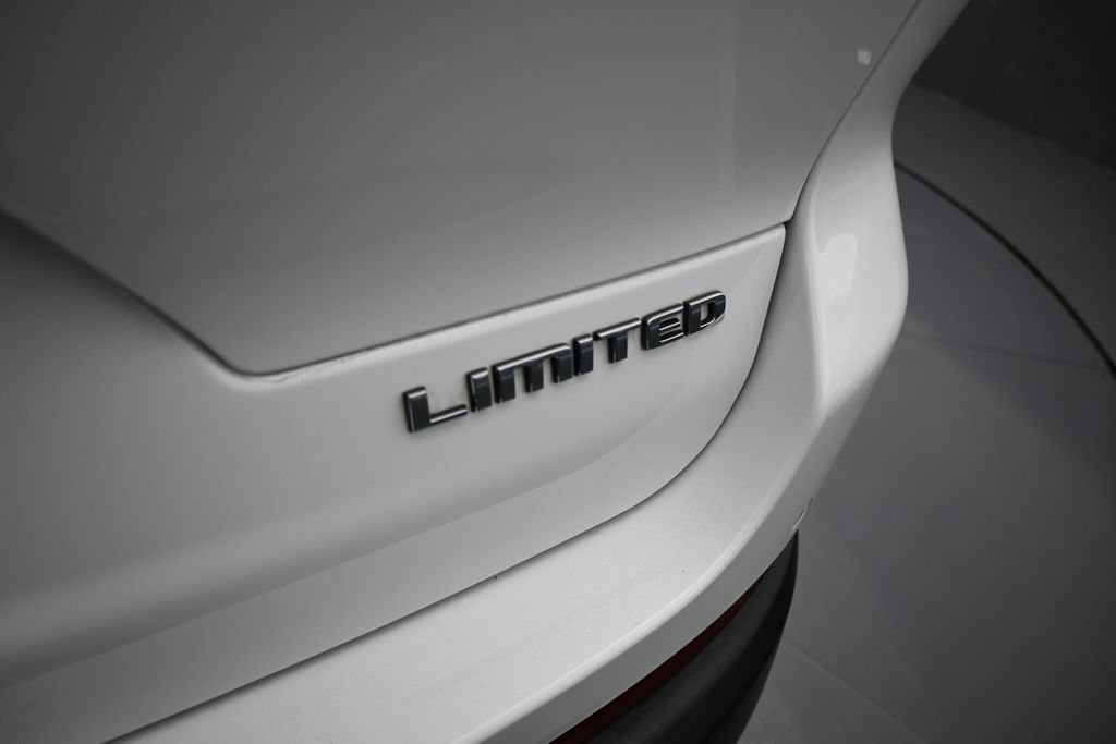 Used 2023 Jeep Grand Cherokee L Limited AWD/4WD image 42