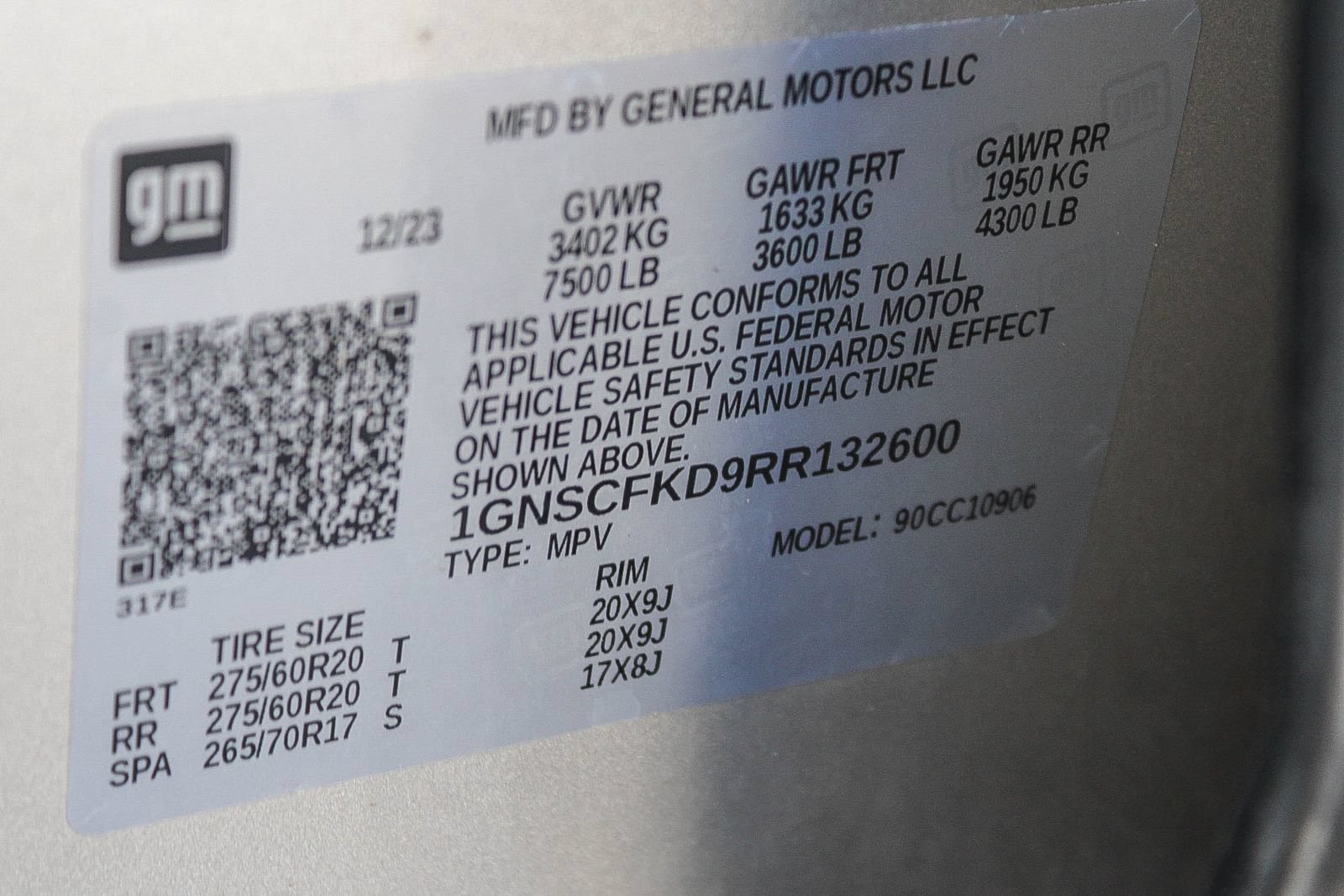 Used 2024 Chevrolet Suburban Premier RWD image 13