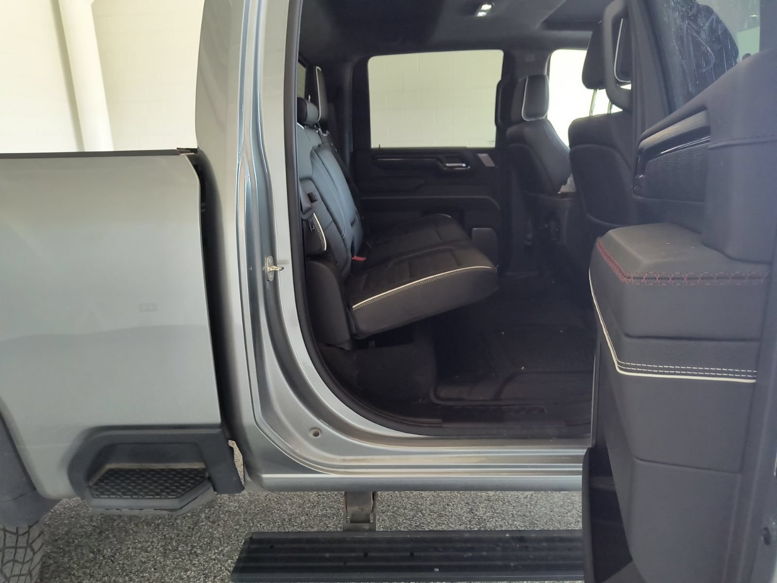 Used 2024 GMC Sierra 2500 AT4X AWD/4WD image 27