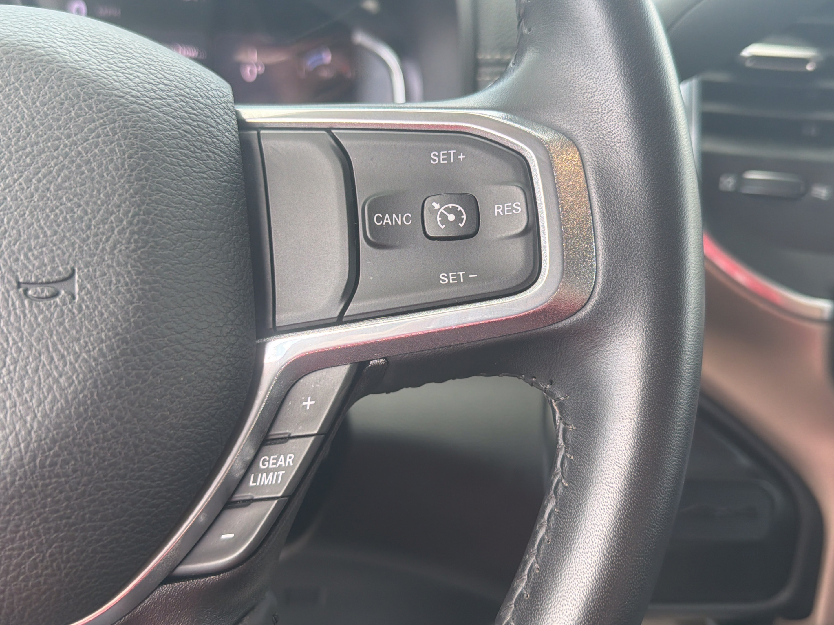 Used 2024 RAM 3500 Laramie AWD/4WD image 12