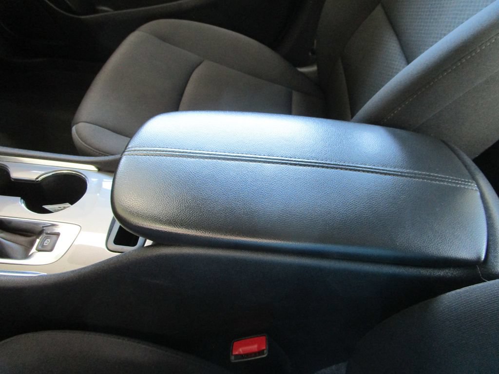 Used 2024 Chevrolet Malibu LT FWD image 34