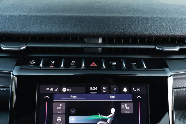 Used 2023 Jeep Grand Cherokee L Laredo RWD image 15