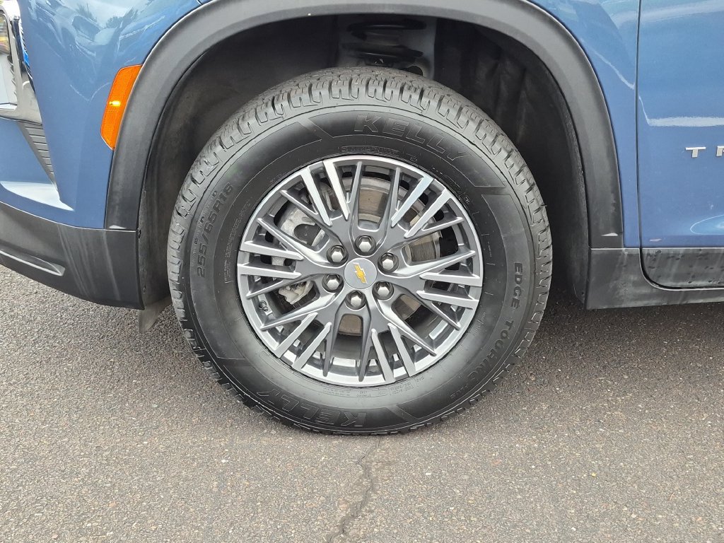 Certified 2025 Chevrolet Traverse LT AWD/4WD image 12