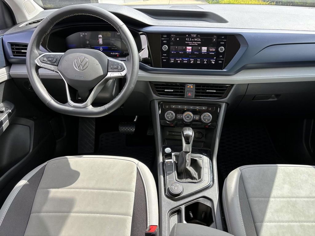 Used 2024 Volkswagen Taos SE image 28