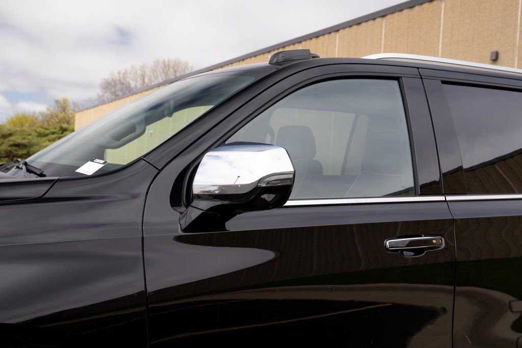 New 2025 Chevrolet Suburban Premier w/ LPO, Get Active Package image 9