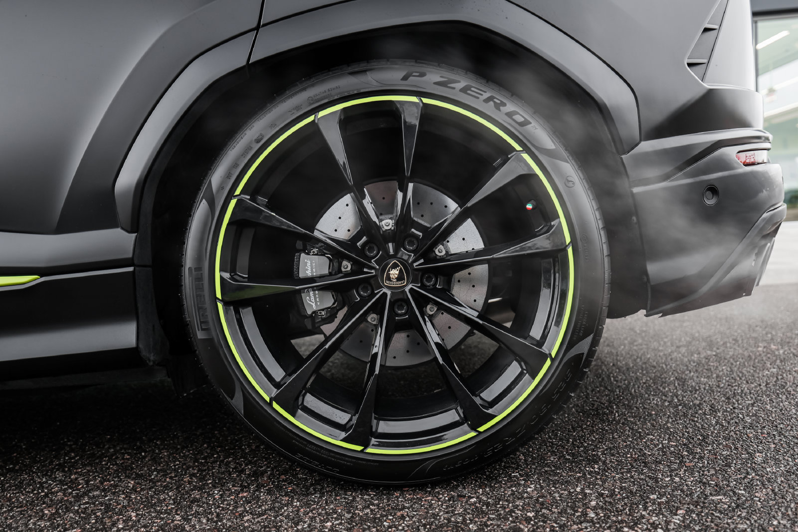 Used 2022 Lamborghini Urus AWD/4WD image 7