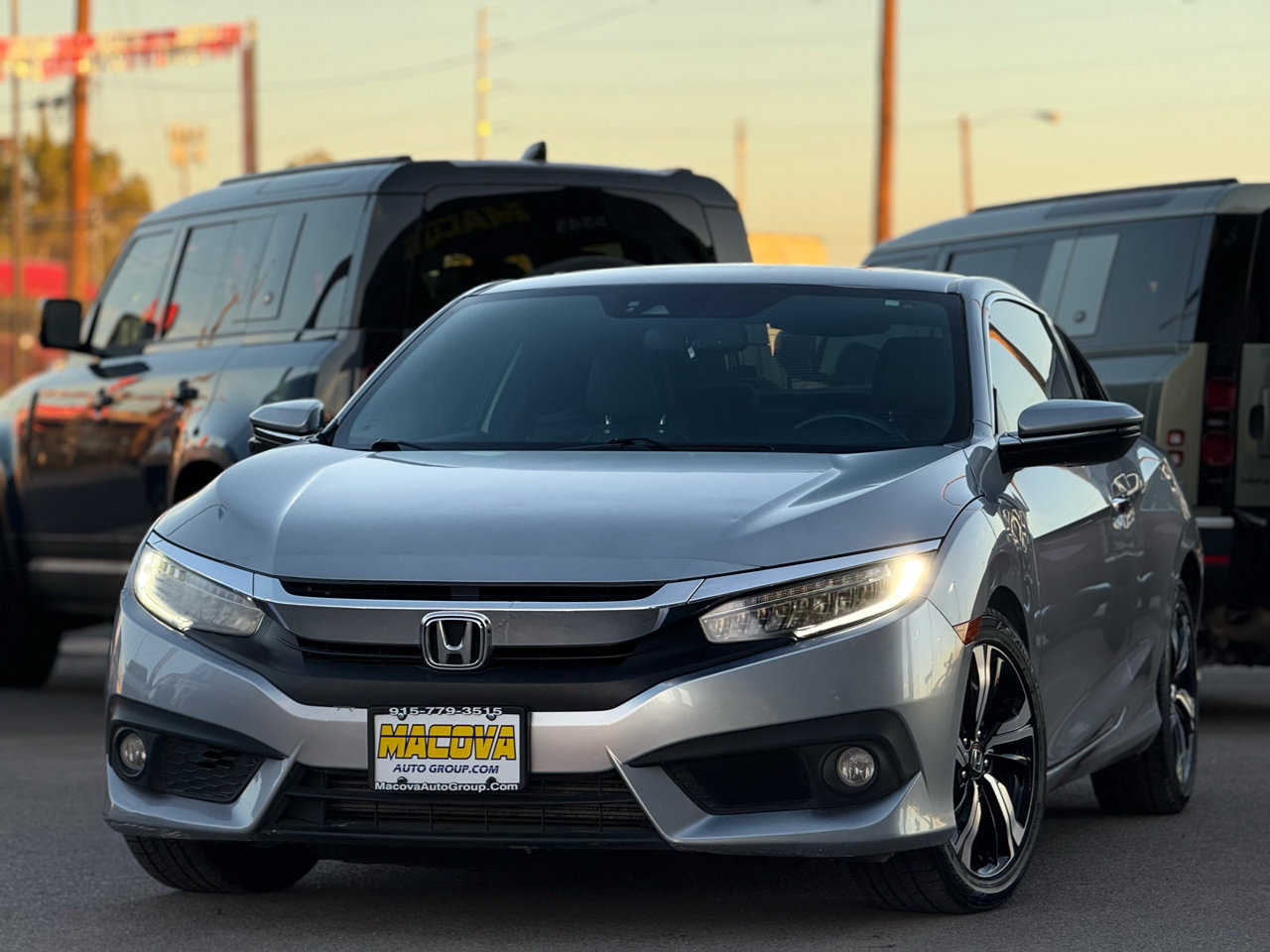 Used 2016 Honda Civic Touring image 3