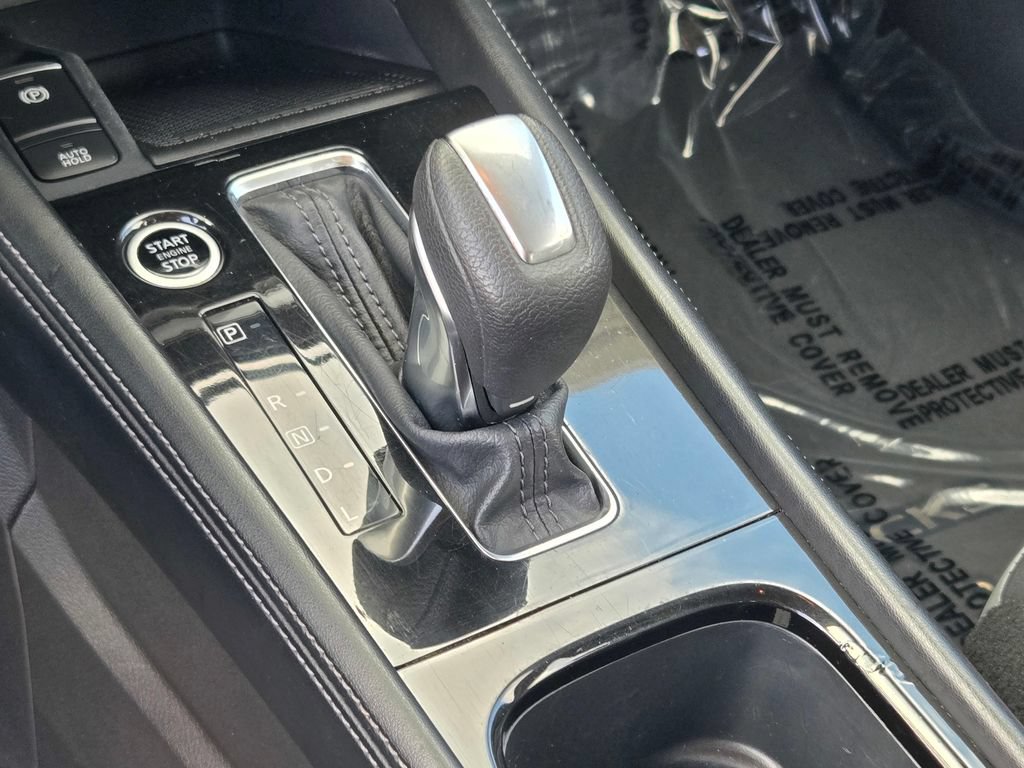 Used 2024 Nissan Kicks SR w/ SR Premium Package FWD image 38
