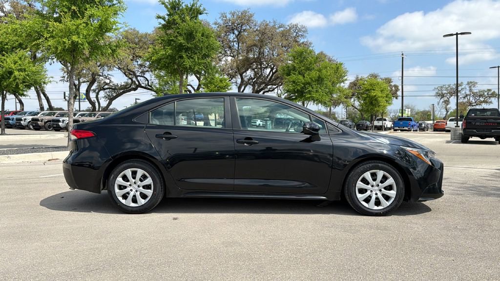 Certified 2025 Toyota Corolla LE image 4