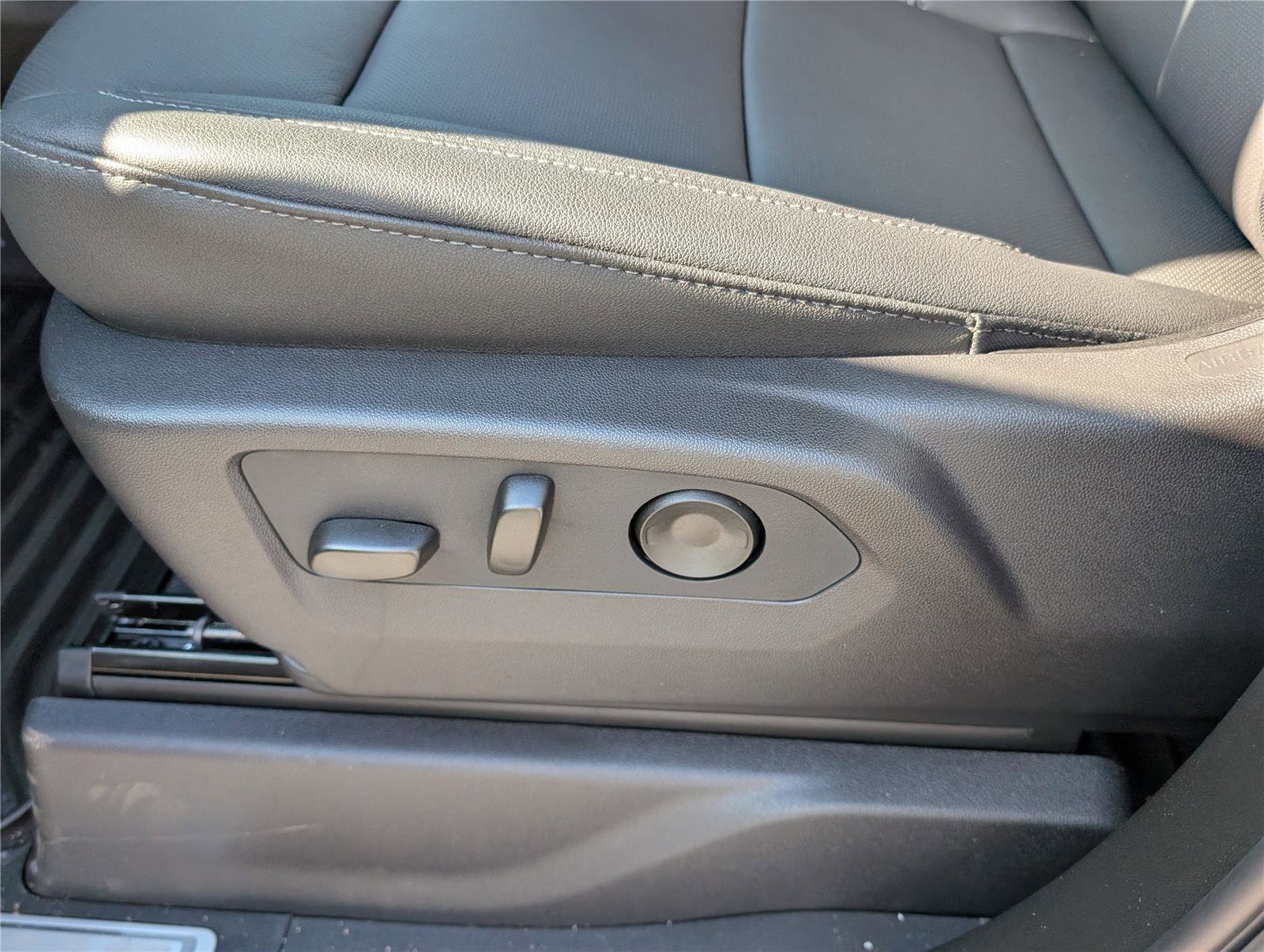 New 2026 Chevrolet Silverado 1500 LTZ w/ LTZ Convenience Package II image 17