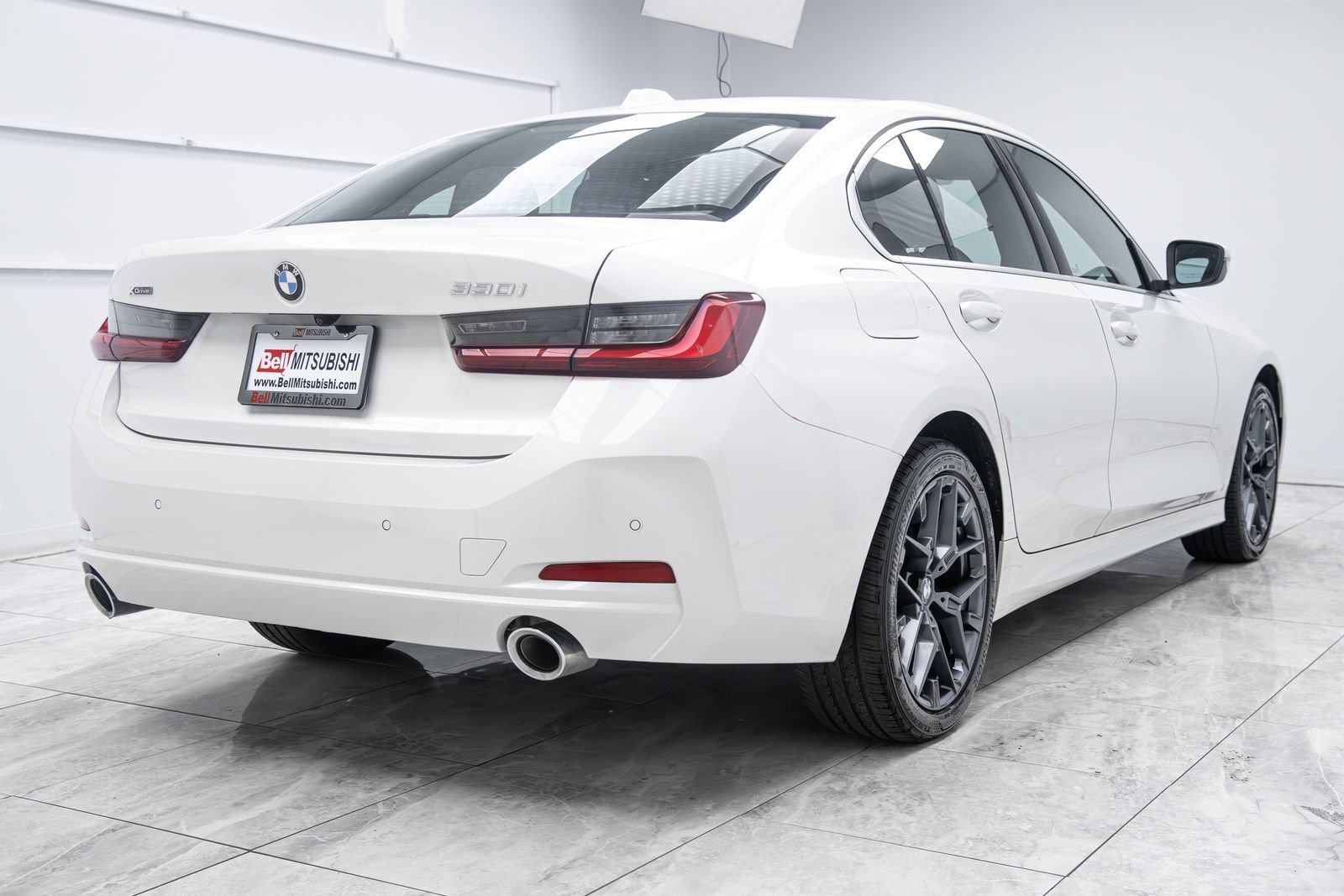 Used 2025 BMW 330i xDrive Sedan w/ Convenience Package AWD/4WD image 9