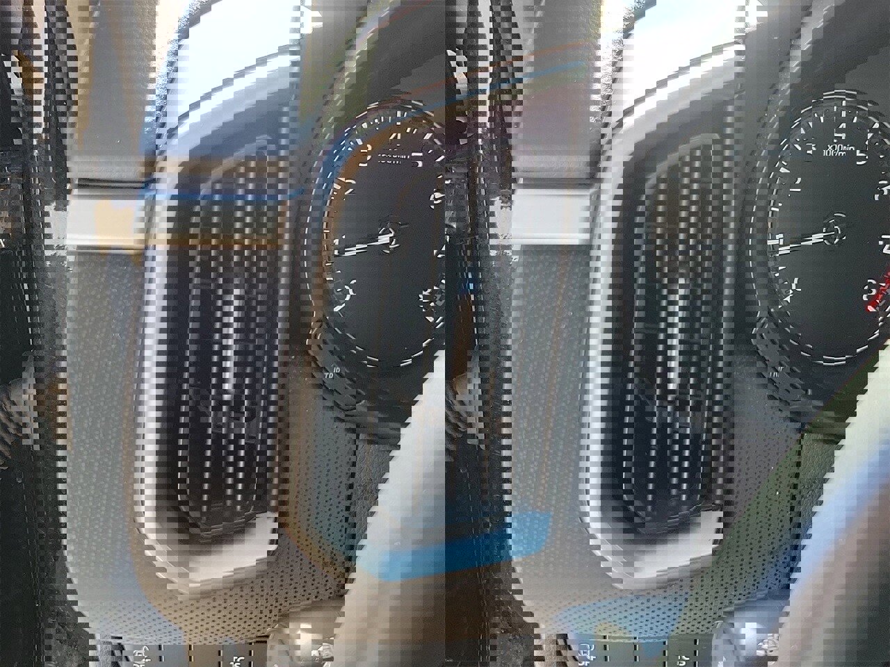 Used 2025 MAZDA CX-50 AWD 2.5 S w/ Premium Package image 32