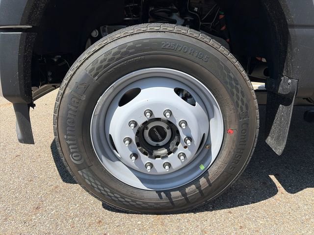 New 2026 Ford F550 4x4 Crew Cab image 24