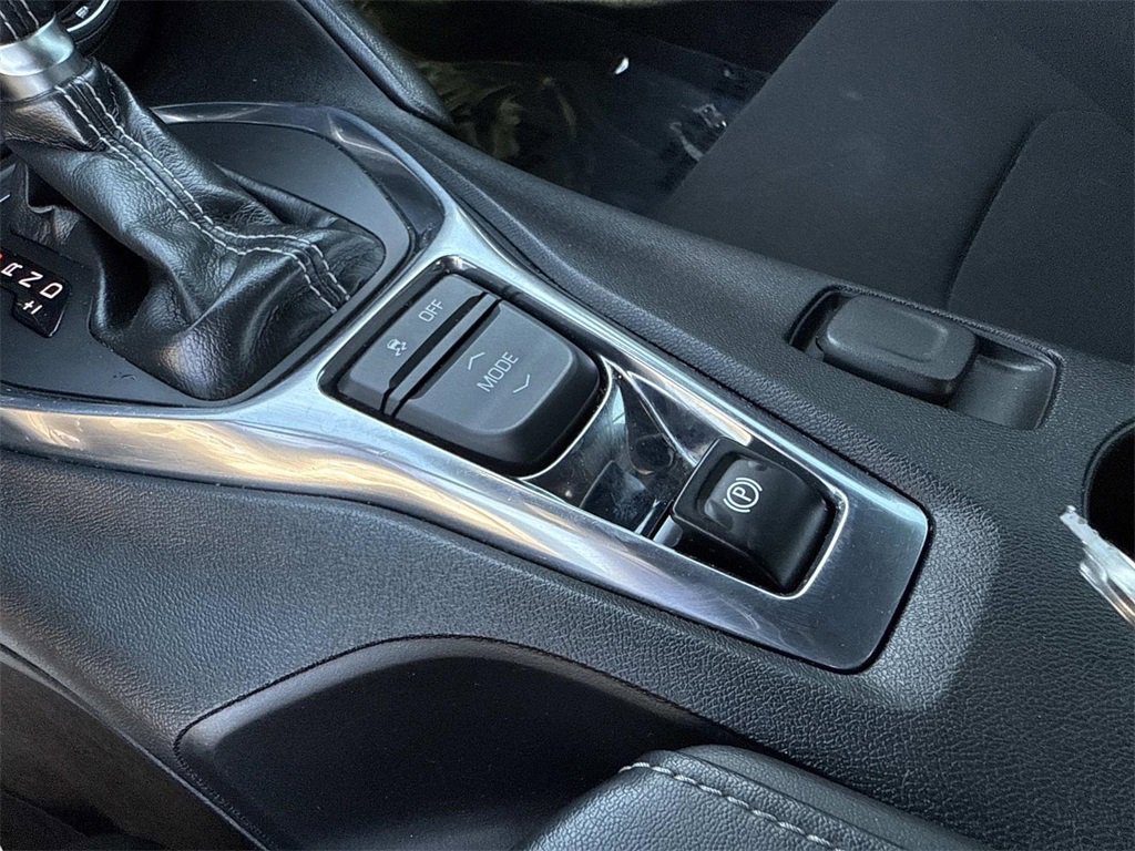 Used 2020 Chevrolet Camaro LT image 19