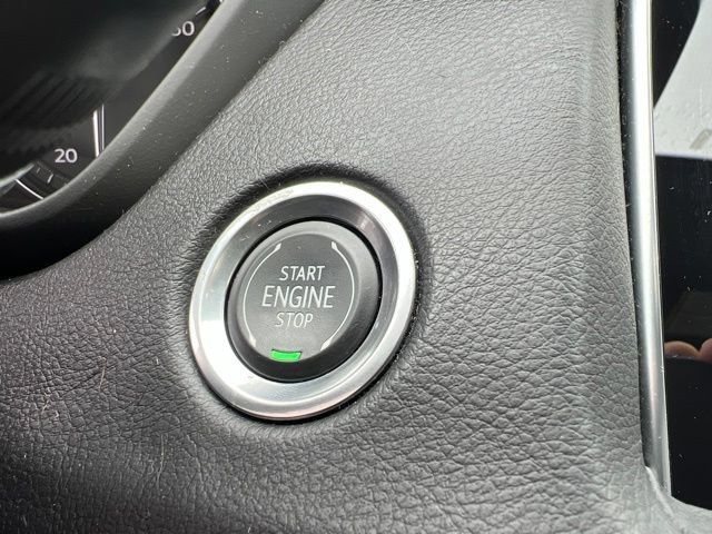 Used 2021 Cadillac XT4 Sport AWD/4WD image 32