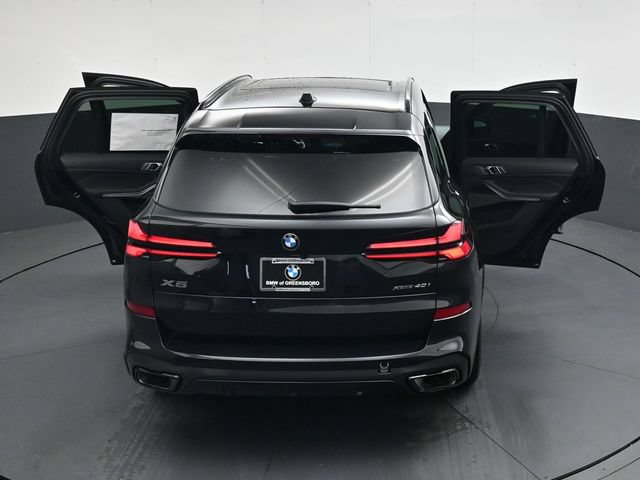 New 2026 BMW X5 xDrive40i w/ M Sport Package AWD/4WD image 35