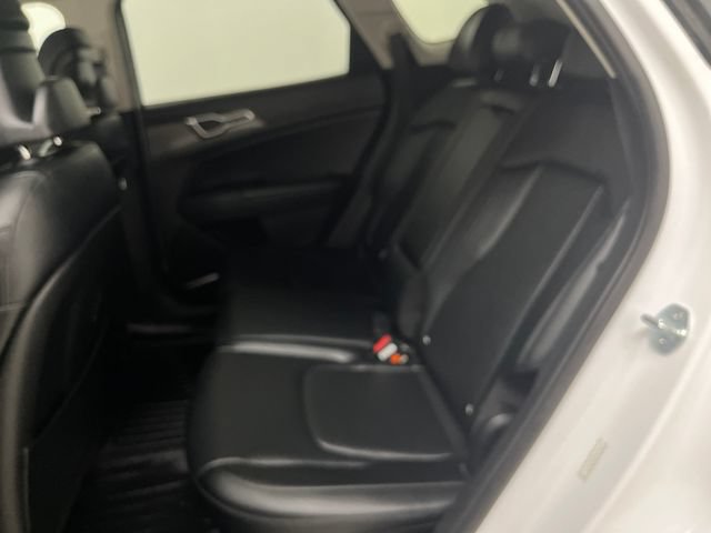 Used 2024 Kia Sportage EX AWD/4WD image 13