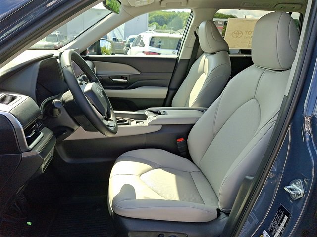 New 2026 Toyota Grand Highlander XLE image 6
