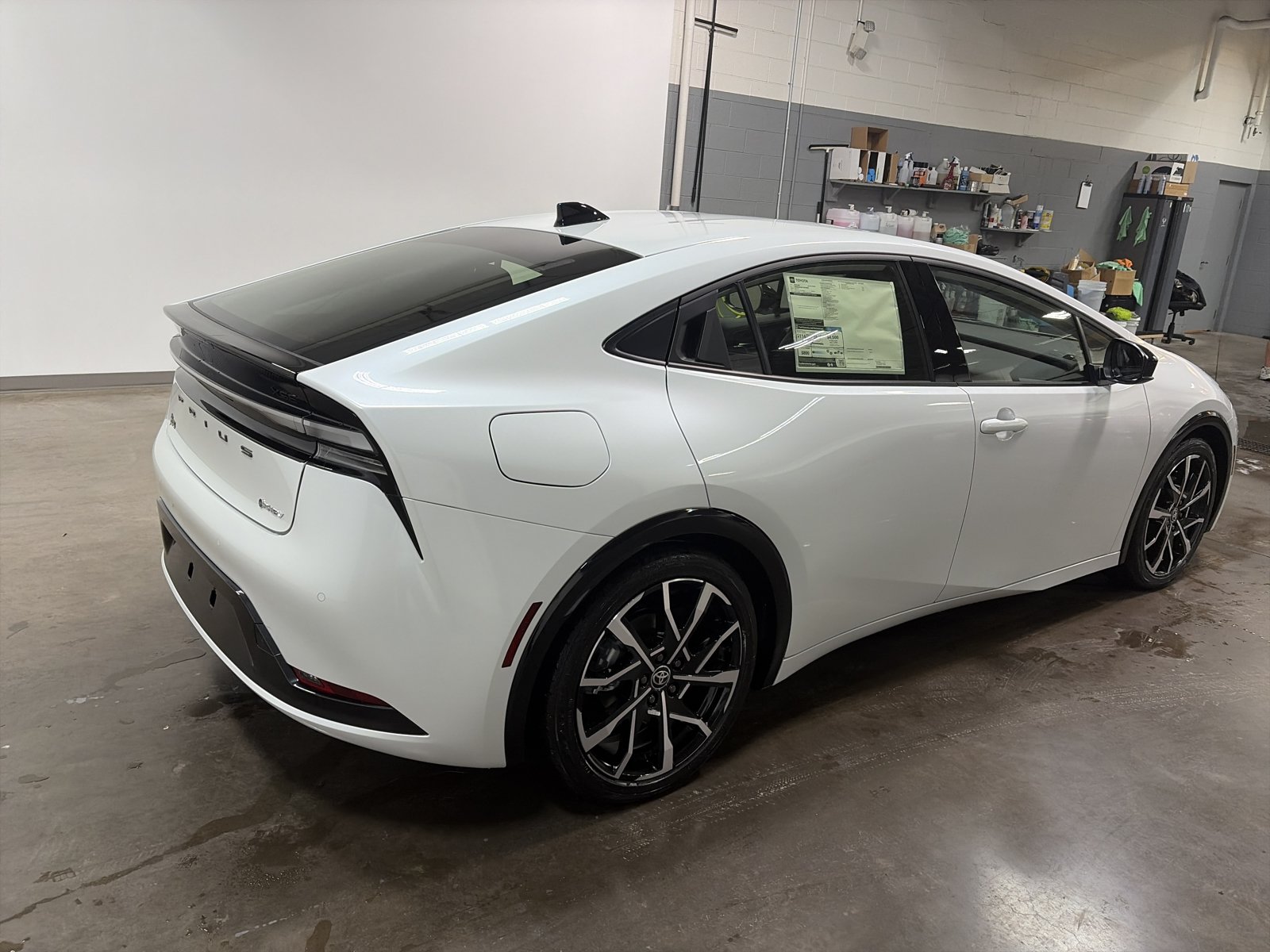 New 2026 Toyota Prius Plug-In Hybrid FWD image 3