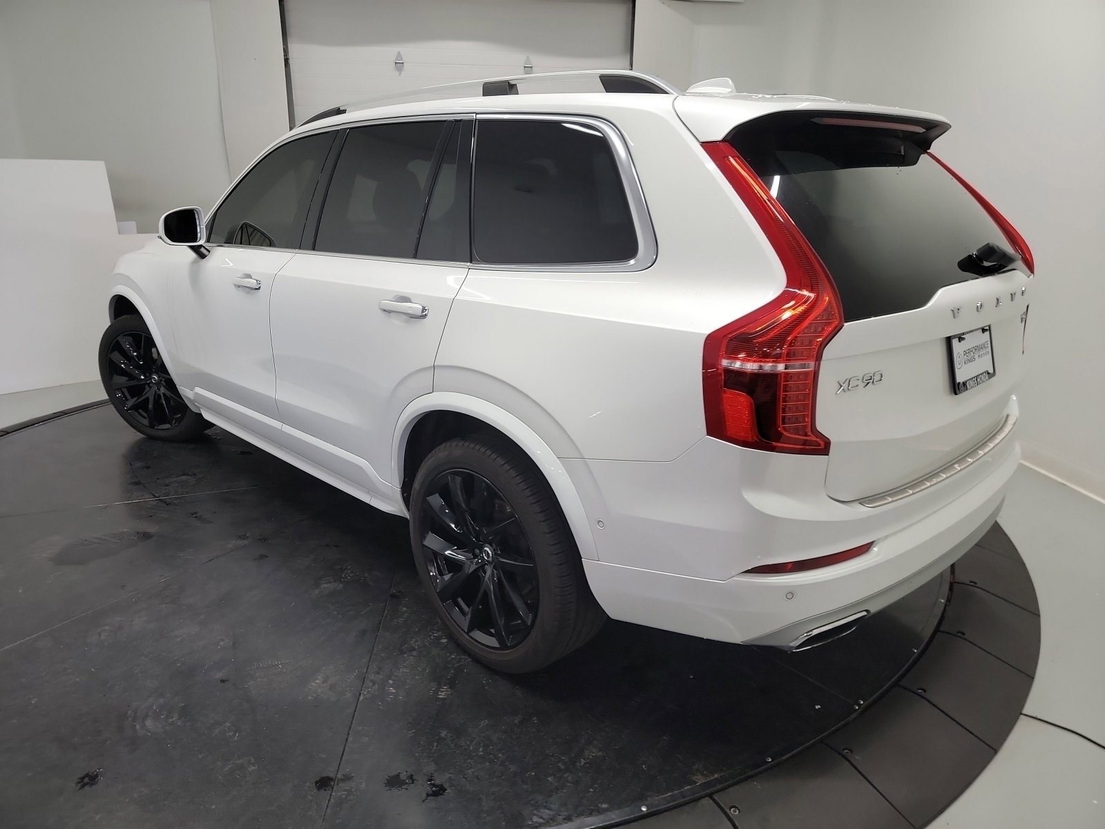Used 2018 Volvo XC90 T6 Momentum w/ Convenience Package image 6